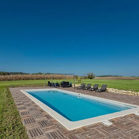 Holiday home Les Escures 2 *