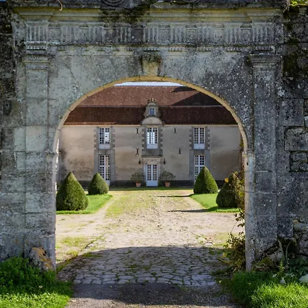 Les Escures 2 Holiday home *