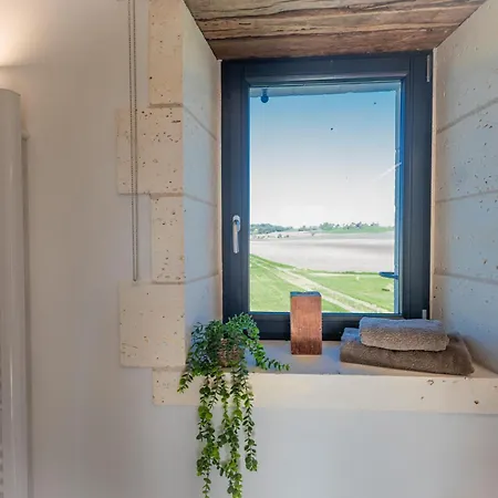 Les Escures 2 * Champagne-et-Fontaine