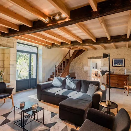 Les Escures 2 Holiday home *