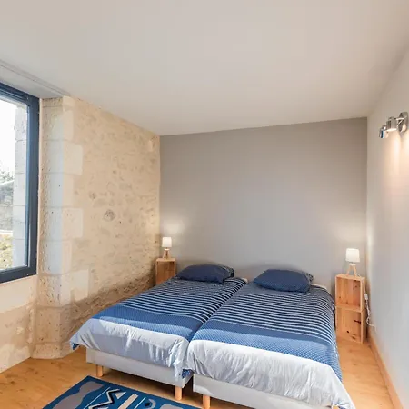 Holiday home Les Escures 2 Champagne-et-Fontaine