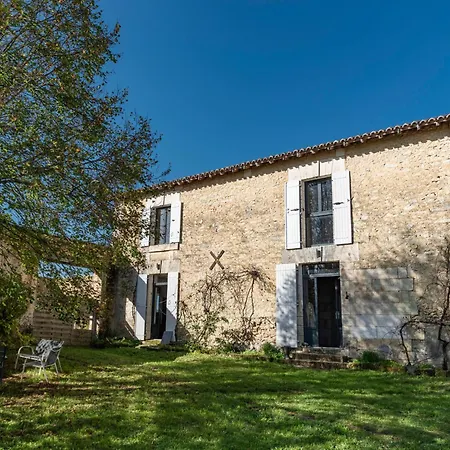Les Escures 2 Holiday home