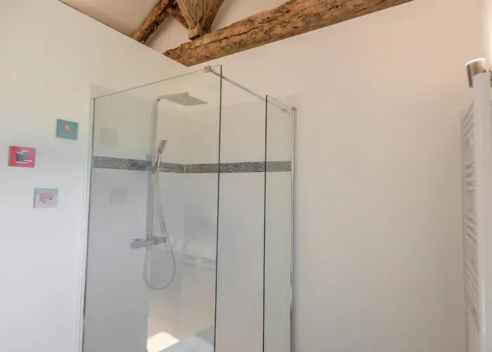 Les Escures 2 * Champagne-et-Fontaine