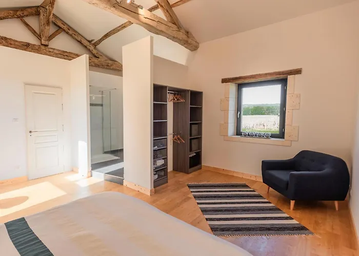 Les Escures 2 * Champagne-et-Fontaine