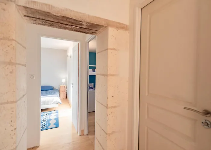 Les Escures 2 Vakantiehuis Champagne-et-Fontaine